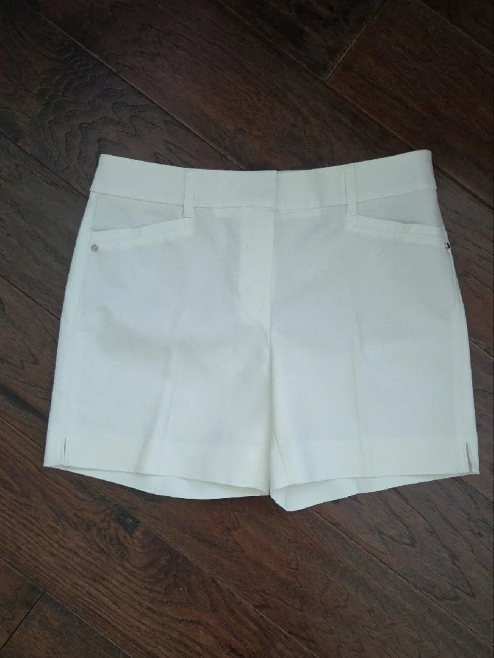 WHITE HOUSE BLACK MARKET THE 5 INCH SHORT SHORTS WHITE SIZE 0 - Picture 8 of 14